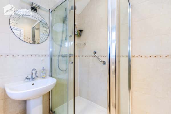 Gale Avenue, Warrington - Image 17