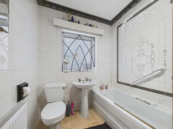 Moorlands, Wickersley - Image 10