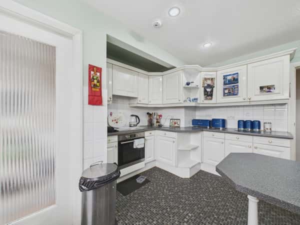 Moorlands, Wickersley - Image 14