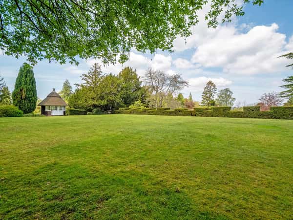 Camp Road, Caterham - Image 18