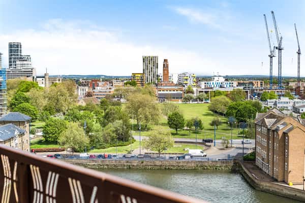 1 bedroom apartment at Fresh Wharf - Image 15