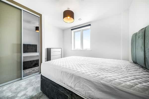 1 bedroom apartment at Fresh Wharf - Image 2