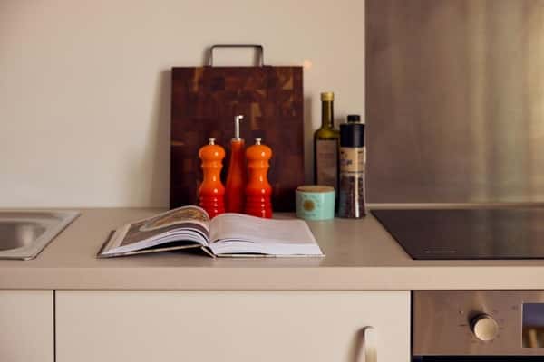 Studio apartment at Aston Place - Image 6