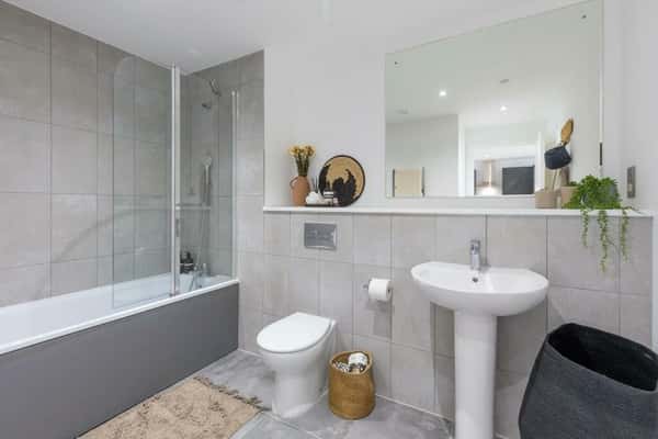 1 bedroom apartment at Hairpin House - Image 15