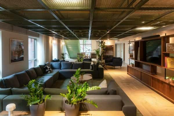 1 bedroom apartment at Hairpin House - Image 18