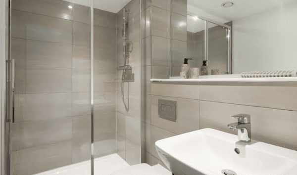 2 bedroom apartment at The Lansdowne - Image 7