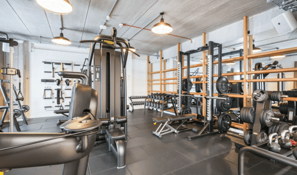 2 bedroom apartment at The Lansdowne - Image 13