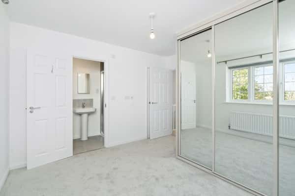 3 bedroom house at Spinning Fields - Image 5