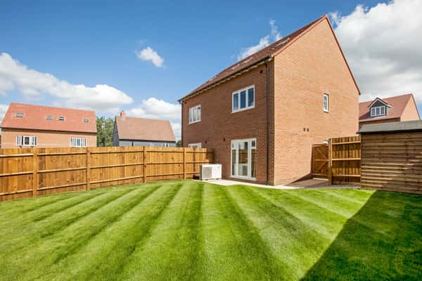 3 bedroom house at Spinning Fields - Image 11