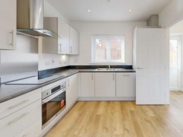 3 bedroom house at Spinning Fields - Image 12