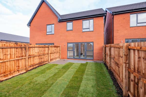 3 bedroom house at Irwell View - Image 4