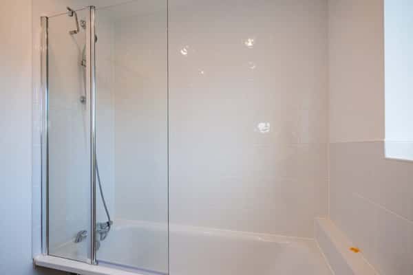 3 bedroom house at Irwell View - Image 4