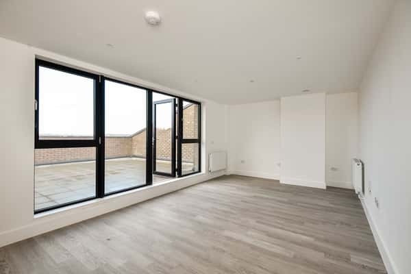 Studio apartment at Pioneer Wharf at Waterfront - Image 2