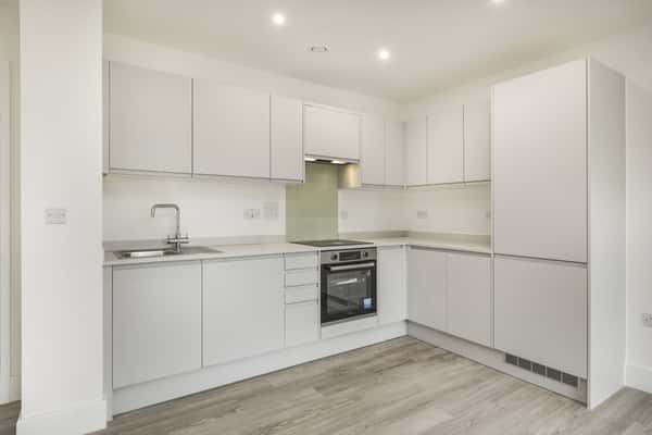 Studio apartment at Pioneer Wharf at Waterfront - Image 4