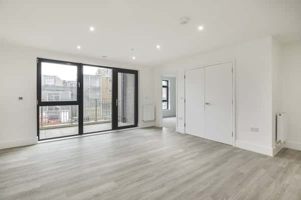 2 bedroom apartment at Pioneer Wharf at Waterfront - Image 8