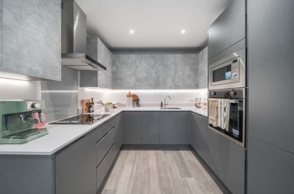 3 bedroom apartment at Clapham Park - Image 11