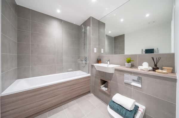 3 bedroom apartment at Clapham Park - Image 14