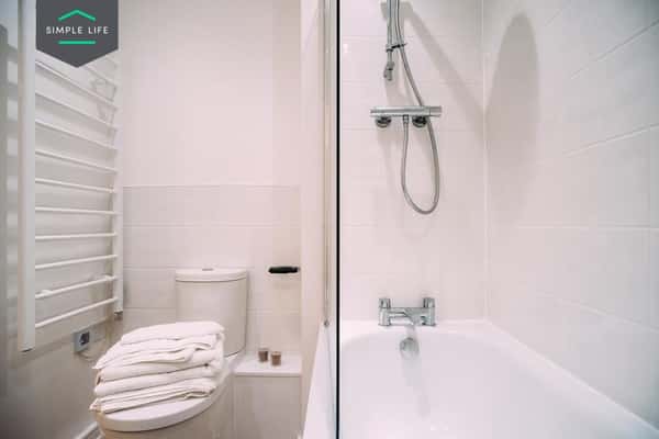 2 bedroom apartment at Coppenhall Place - Image 13