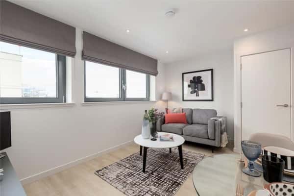 Studio apartment at Lochrin Quay - Image 2