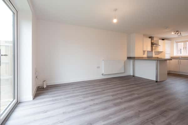 2 bedroom house at Cherrywood Grange - Image 8