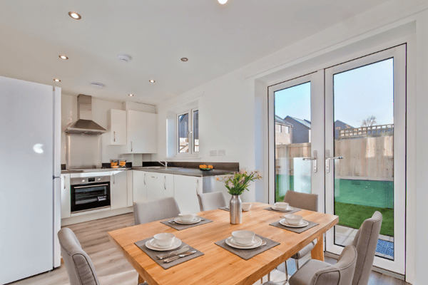 3 bedroom house at Cherrywood Grange - Image 4