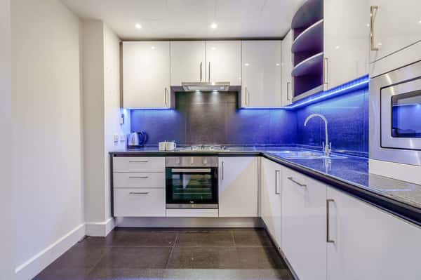 2 bedroom apartment at Circus Apartments - Image 7