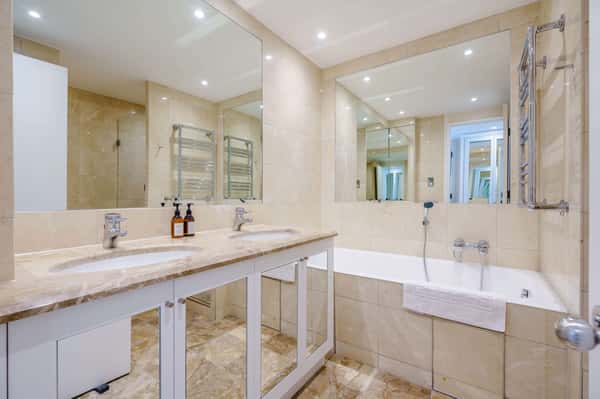 2 bedroom apartment at Circus Apartments - Image 8