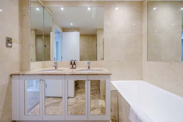 2 bedroom apartment at Circus Apartments - Image 9