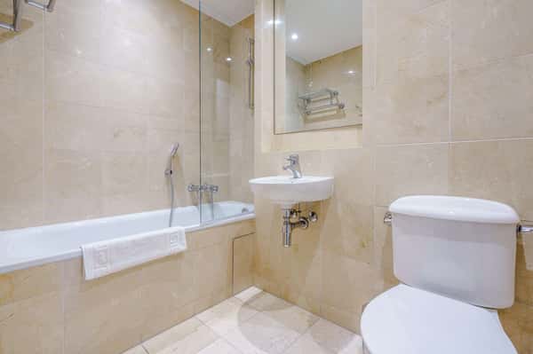 2 bedroom apartment at Circus Apartments - Image 18