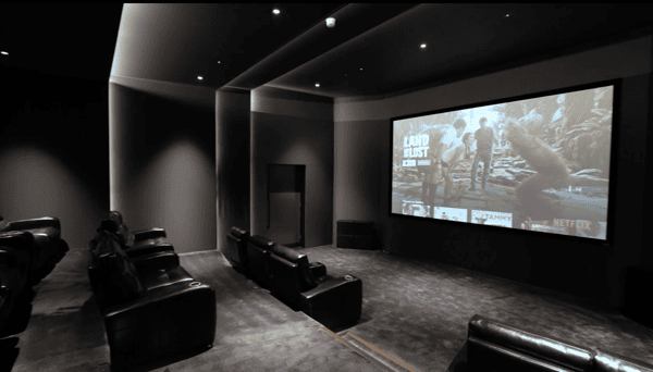 2 bedroom apartment at Garrett Mansions - Image 6