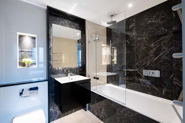 2 bedroom apartment at Garrett Mansions - Image 20