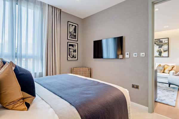 2 bedroom apartment at Garrett Mansions - Image 1