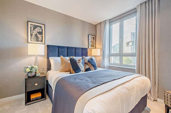 2 bedroom apartment at Garrett Mansions - Image 10