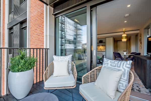 2 bedroom apartment at Garrett Mansions - Image 15