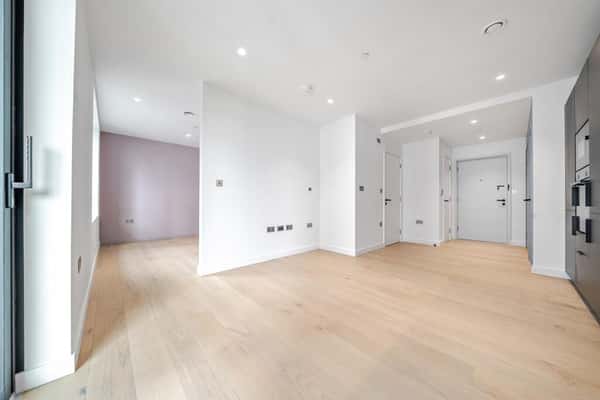 1 bedroom apartment at Upper Riverside - Image 6