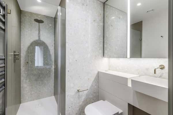 3 bedroom apartment at Upper Riverside - Image 18