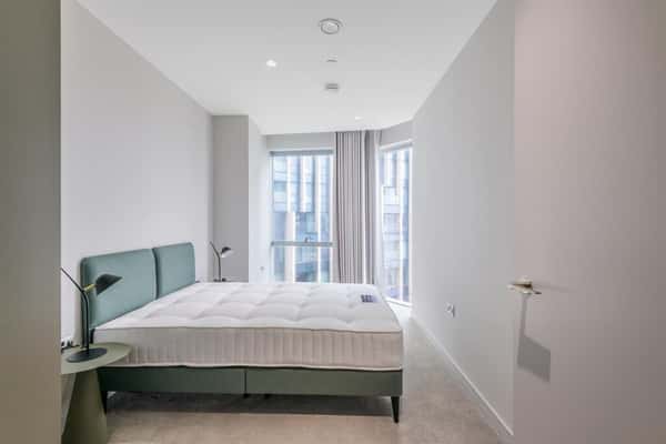 3 bedroom apartment at Upper Riverside - Image 22