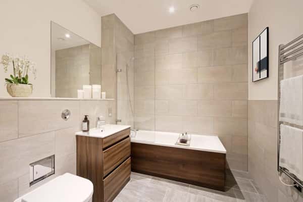 2 bedroom apartment at The Hub - Image 7