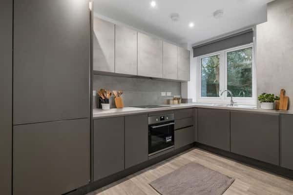 1 bedroom apartment at Beaumont Manor - Image 8