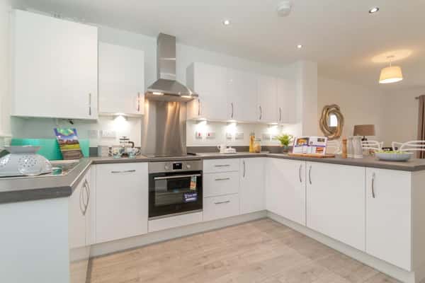 2 bedroom house at Beaumont Manor - Image 4