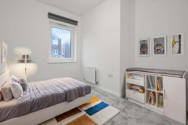 3 bedroom house at Beaumont Manor - Image 7