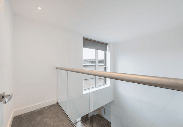 2 bedroom duplex at Howard Court - Image 10