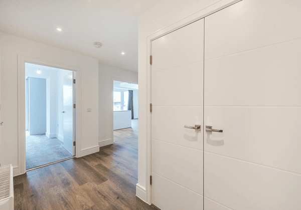 2 bedroom duplex at Howard Court - Image 11