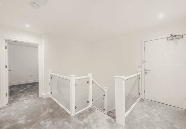 2 bedroom duplex at Howard Court - Image 14