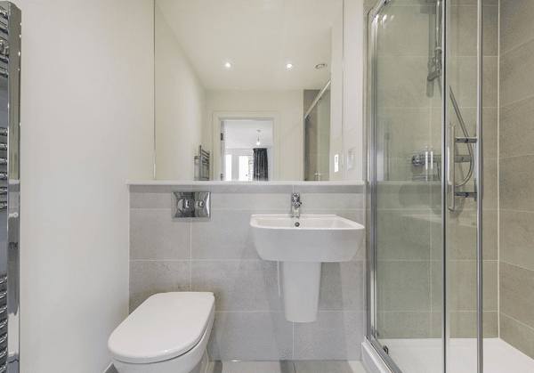 2 bedroom duplex at Howard Court - Image 15