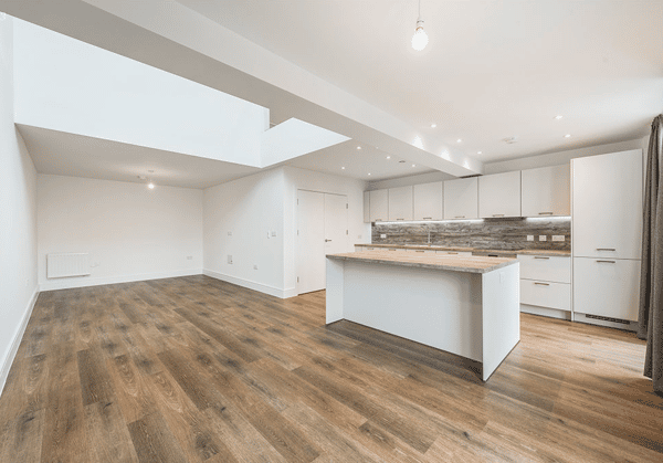 2 bedroom duplex at Howard Court - Image 28