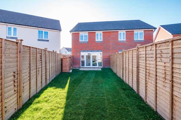 3 bedroom house at Isleport Grove - Image 13