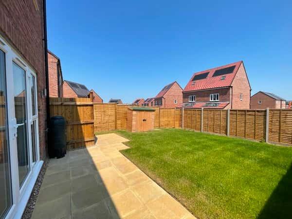 3 bedroom house at The Pioneers - Image 5