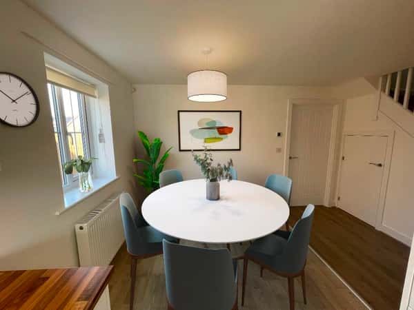 3 bedroom house at The Pioneers - Image 8