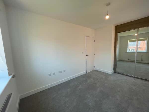 3 bedroom house at The Pioneers - Image 9